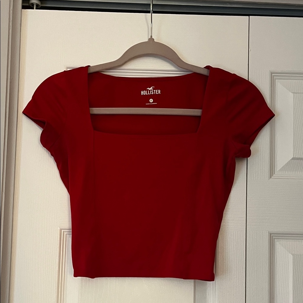 Hollister Women's Vibrant Red Crop Top